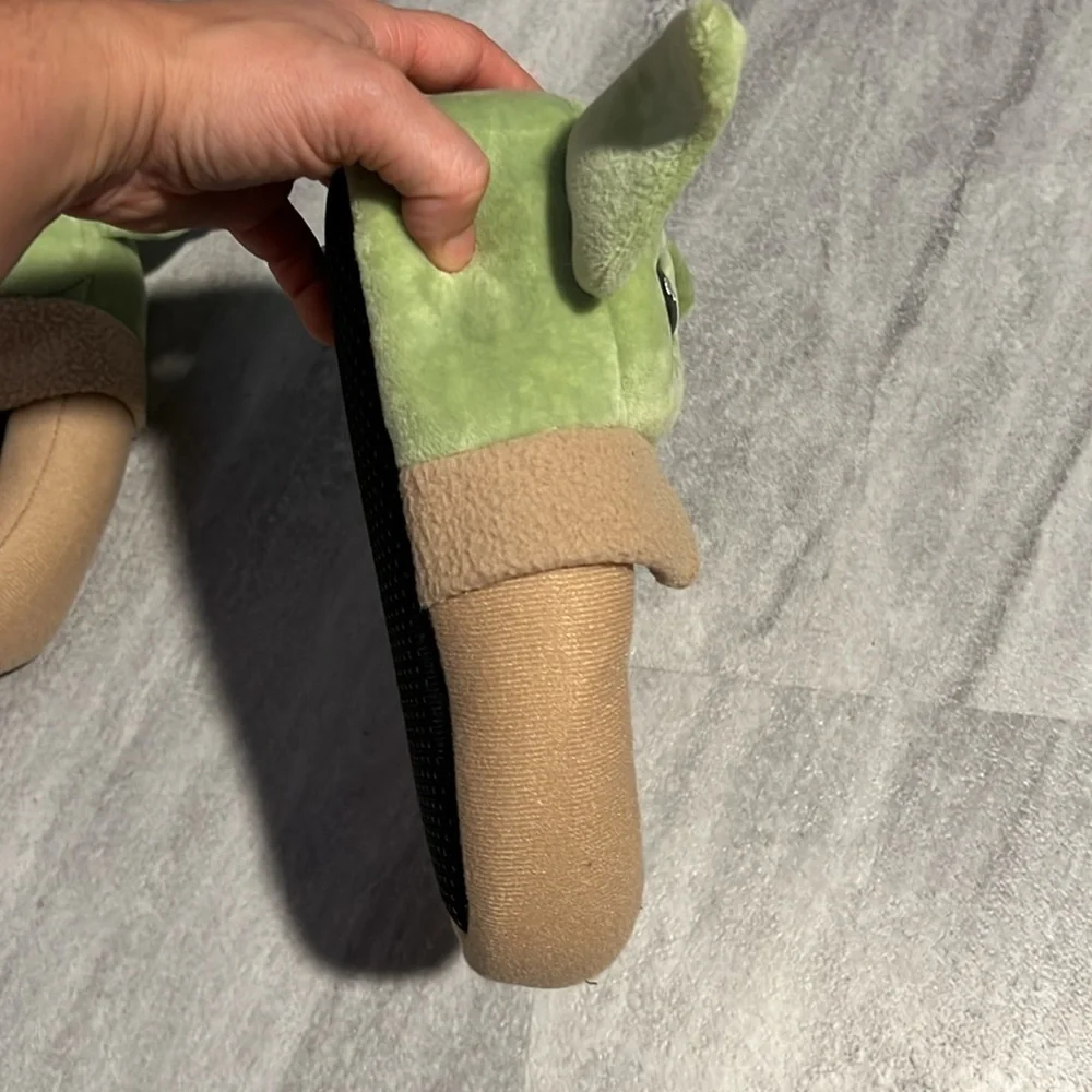 Kids Unisex Baby Yoda The Child Slippers size 13-1 tan & green pajamas star wars